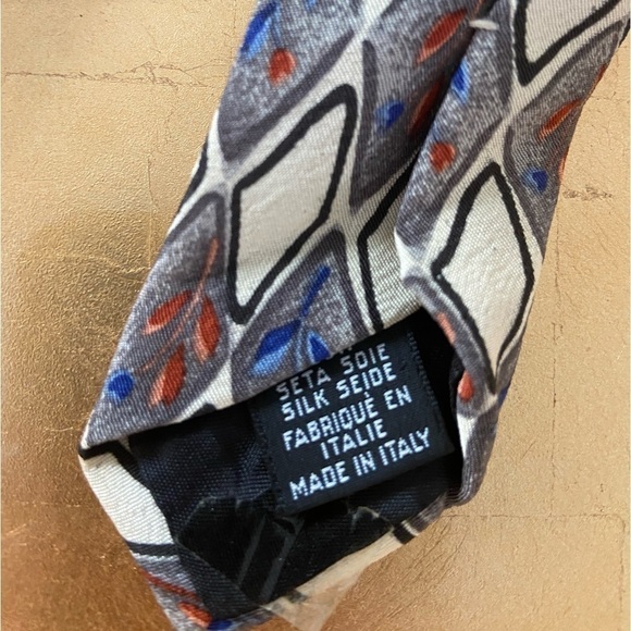 Men! Hugo Boss 100% Silk Tie - Picture 3 of 4